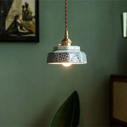 Keramik-Hängeleuchte mit handbemaltem Vintage-Muster