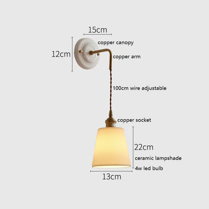 Keramik-Wandleuchte mit hohem Vintage-Schirm und elegantem Kupferarm