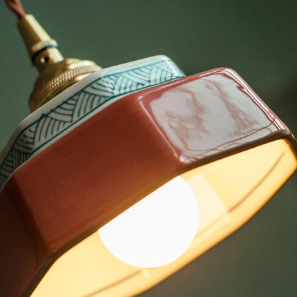 Keramik-Hängeleuchte mit warmem Terrakotta-Vintage-Schirm