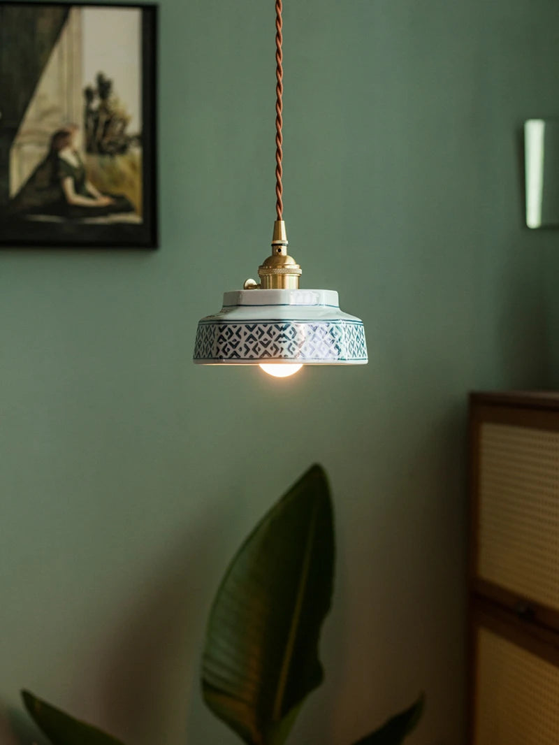 Ceramic pendant lamp with hand-painted vintage pattern