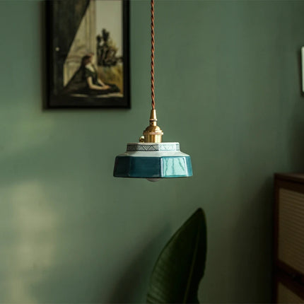 Keramik-Hängeleuchte mit tiefblauem Vintage-Schirm