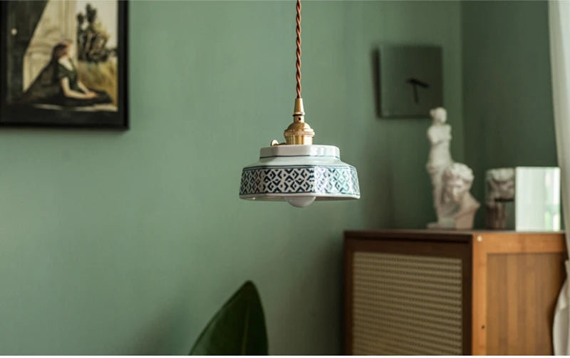 Ceramic pendant lamp with hand-painted vintage pattern