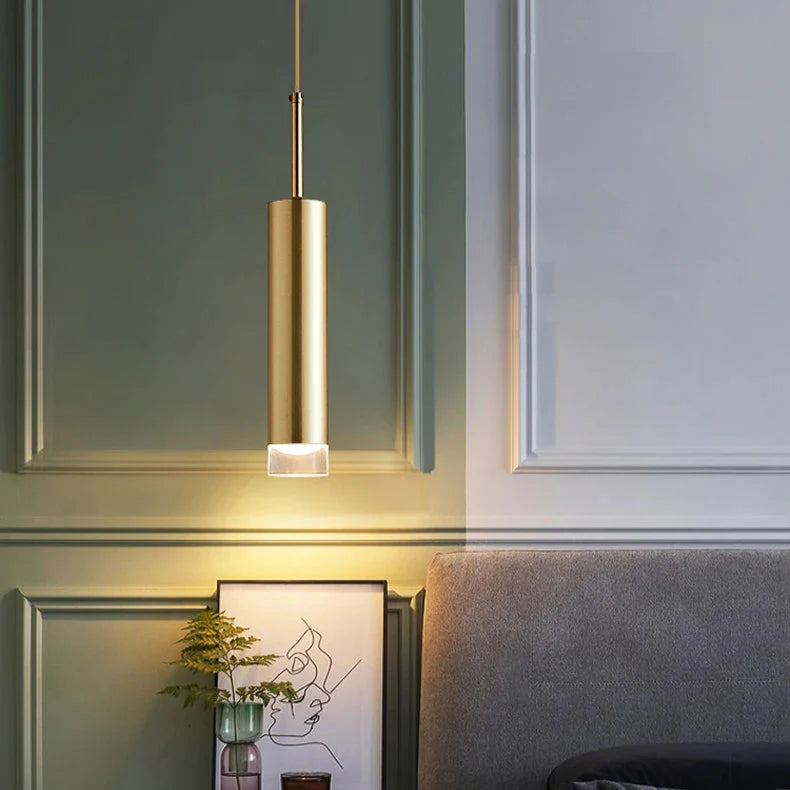 Suspension Tube Doré Design Moderne