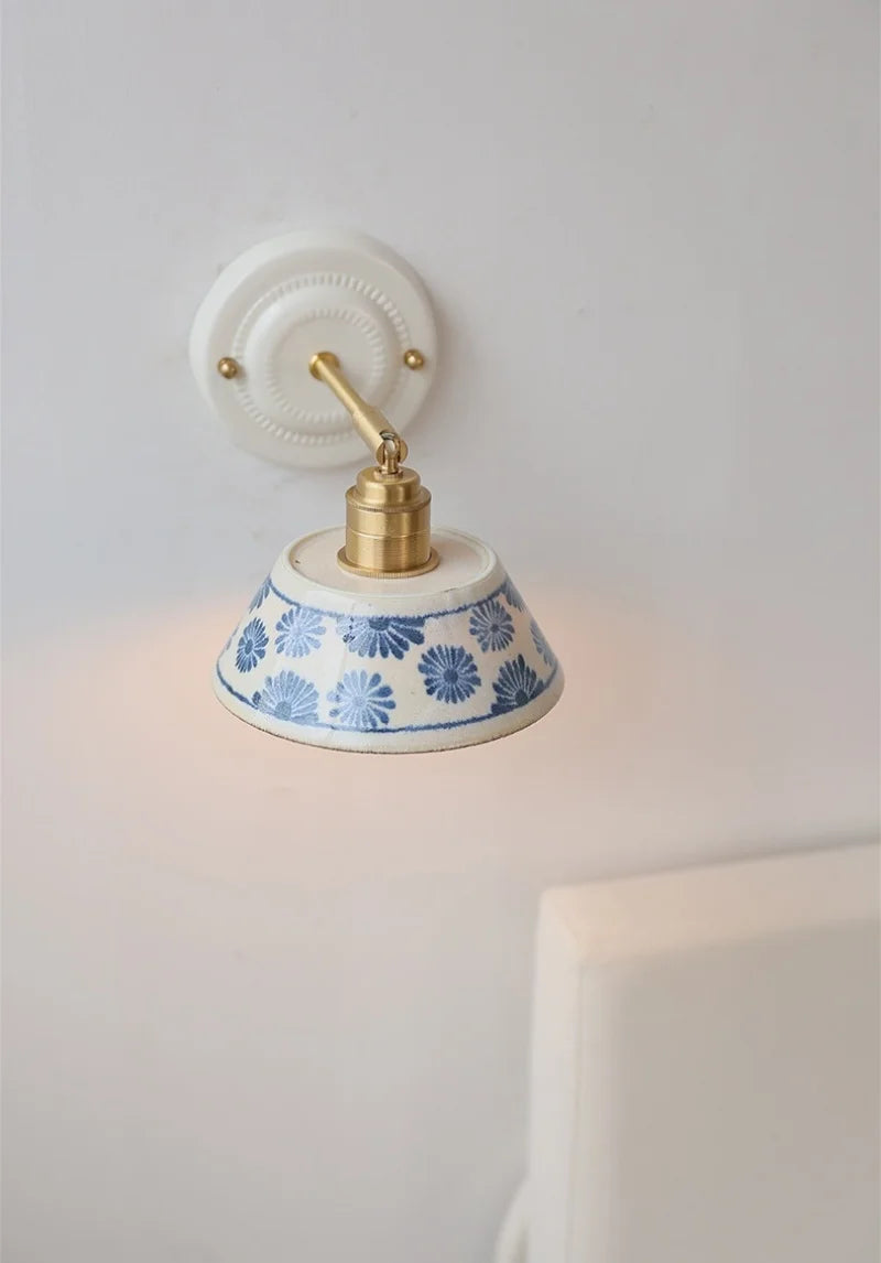 Keramik-Wandleuchte mit floraler Vintage-Schale und flexiblem Kupferarm