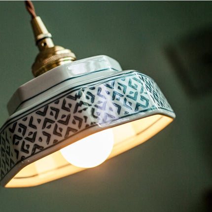 Keramik-Hängeleuchte mit handbemaltem Vintage-Muster