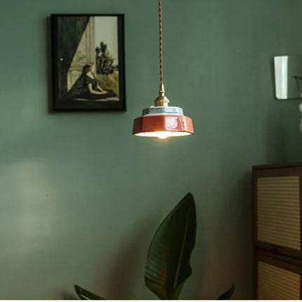 Keramik-Hängeleuchte mit warmem Terrakotta-Vintage-Schirm