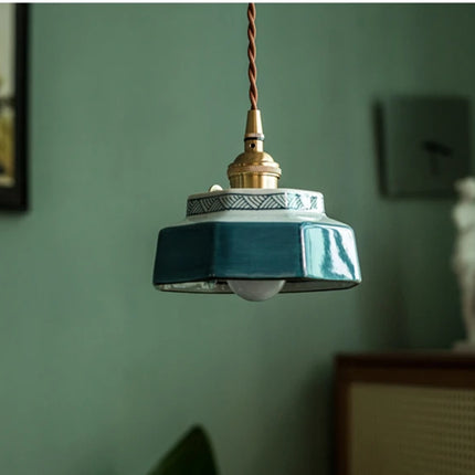 Keramik-Hängeleuchte mit tiefblauem Vintage-Schirm